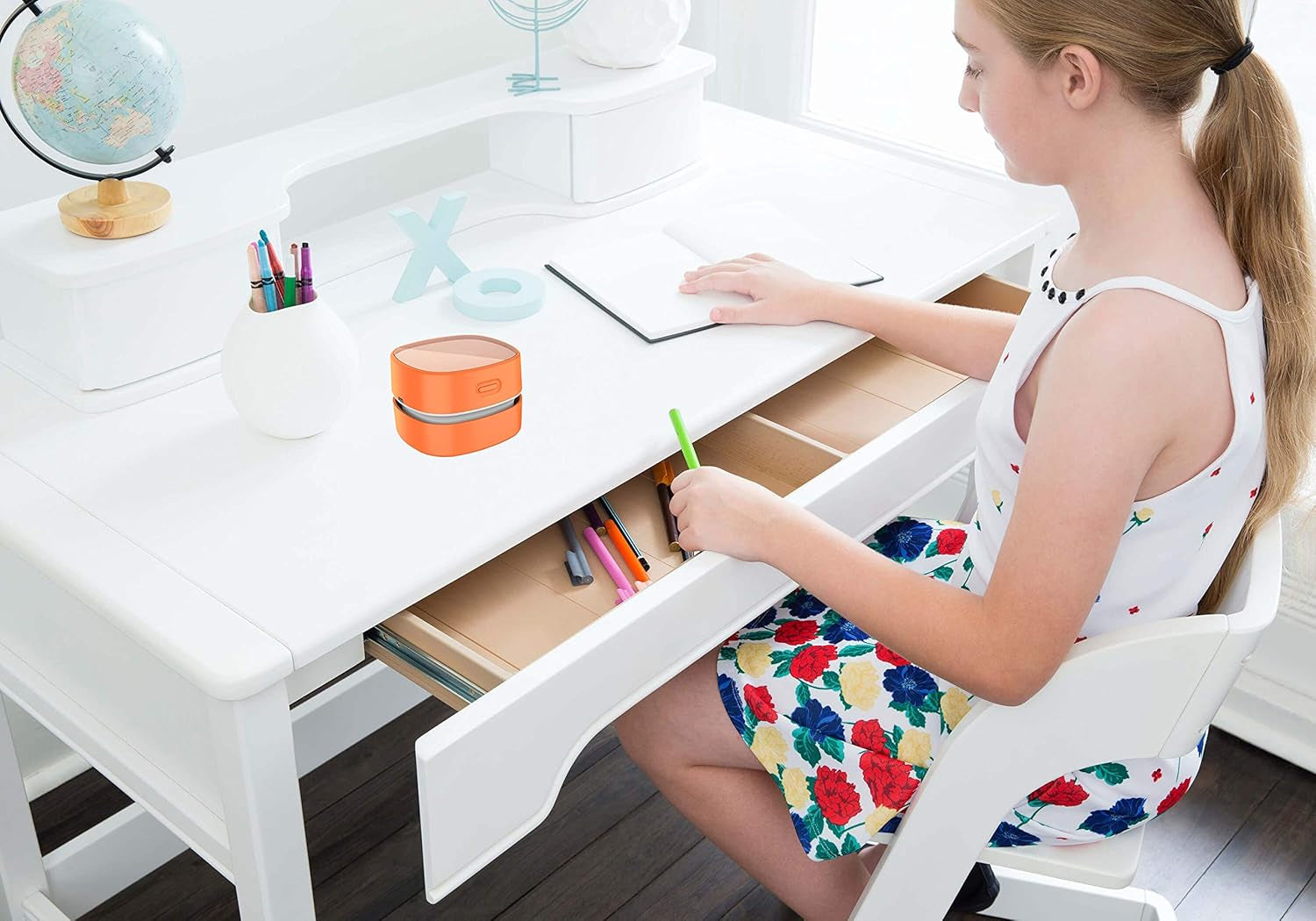 Desktop Vacuum Cleaner,Mini Table Dust Sweeper Energy Saving,High Endurance up to 400 Mins,Cordless&360º Rotatable Design for Cleaning Hairs,Crumbs,Computer Keyboard of Gifts for Kids (Orange)